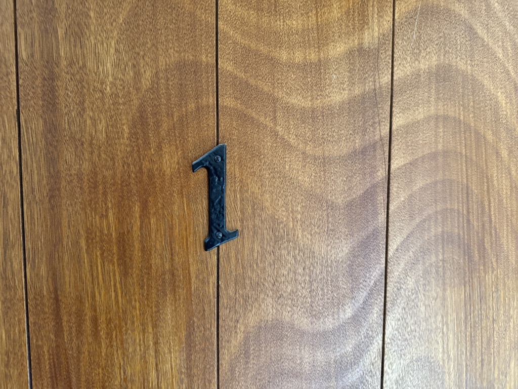 bh-1-door